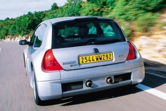 Renault Clio V6 – tak jeździ najmocniejsza fabryczna wersja