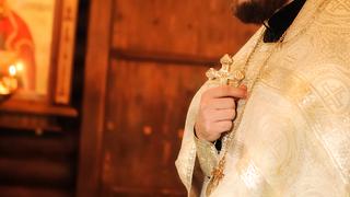 prawosławie pop ksiądz krzyż