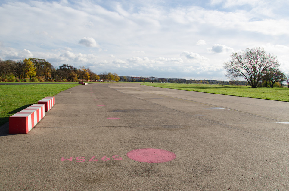 Tempelhof w Berlinie - lotnisko zamienione w park