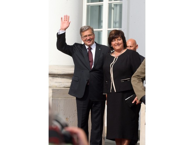 W stylu prezydentowej - Anna Komorowska w sierpniu 2010 roku