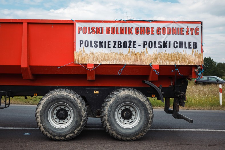 Protest rolników na drodze do przejścia granicznego w Dorohusku. 9.06.2023 r.