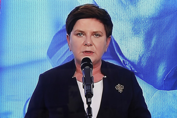 Szydło: Niech wszyscy kandydaci na prezydenta zadeklarują, czy będą bronić programów społecznych