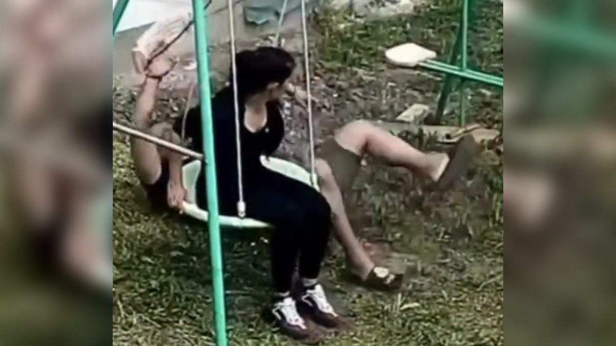 KAĆA LAZIĆ OBJAVILA SNIMAK SA SIGURNOSNIH  KAMERA KUĆE Zabeležena hit scena u Brestaču: Svi plaču od smeha zbog Darka (Video)