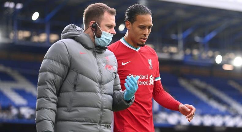 Le défenseur néerlandais de Liverpool, Virgil van Dijk, s'est blessé aux ischio-jambiers lors du match contre Brentford.