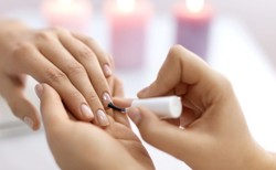 Uroda nie zawsze idzie w parze z charakterem. Właścicielka salonu piękności aresztowana