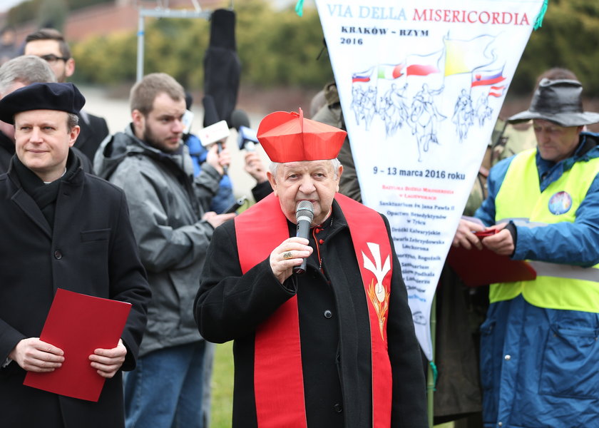 Kardynał życzył powodzenia