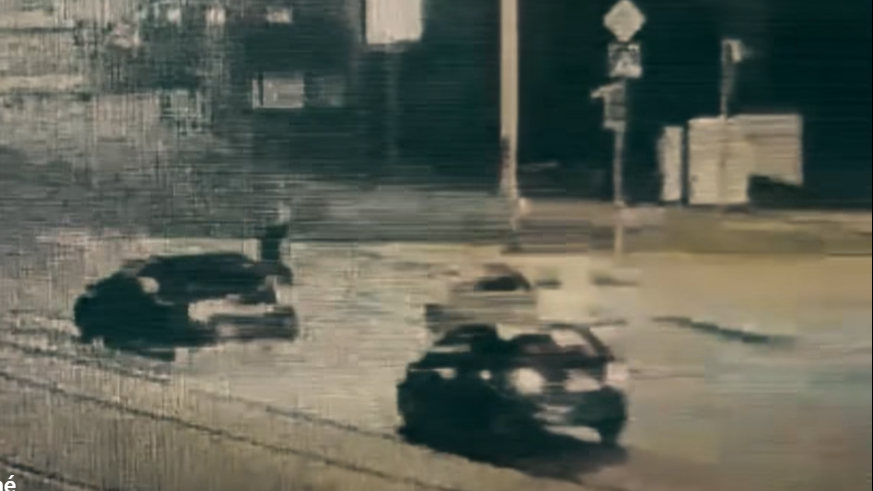 Chodec v Košiciach prechádzal cez priechod na červenú, zrazilo ho auto.