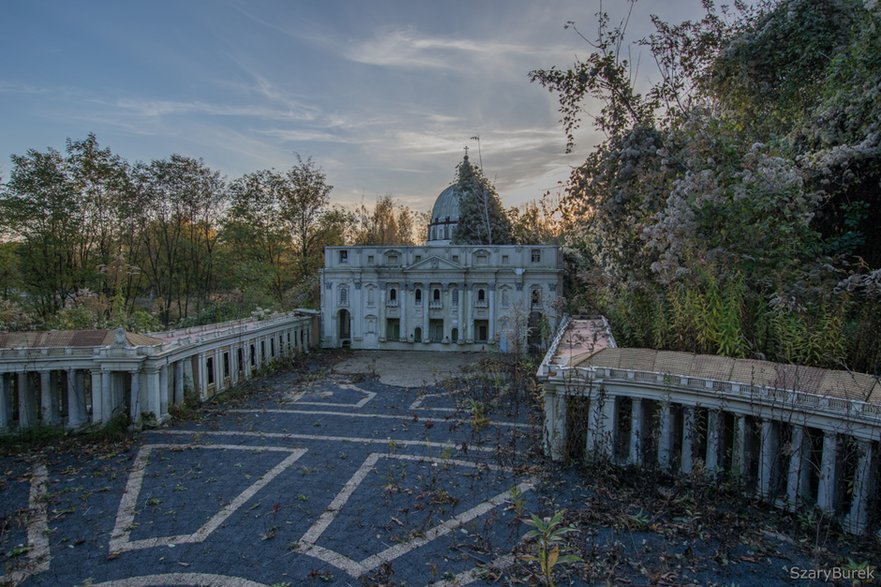 Opuszczony Park Miniatur Sakralnych w Częstochowie. Październik 2021