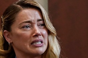 Amber Heard podczas procesu w Wirginii zażądała od Deppa 100 mln. dol. za zniesławienie.