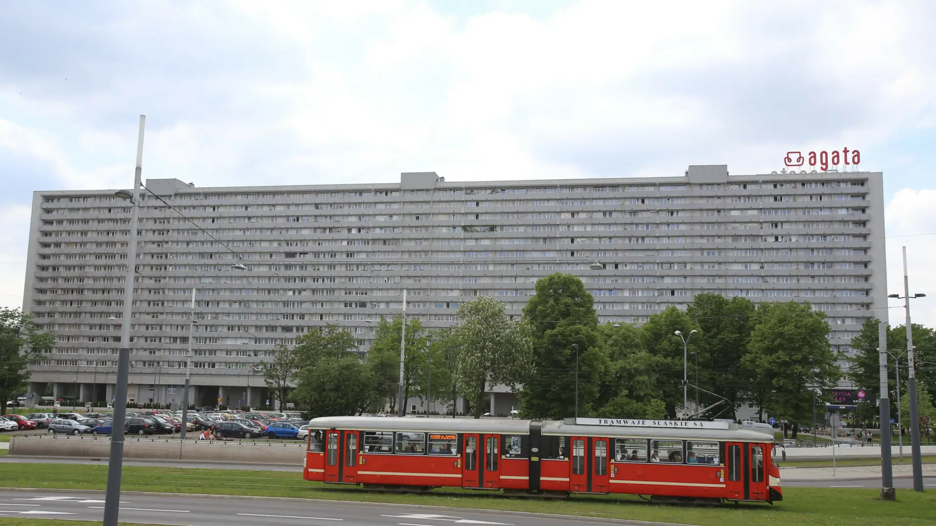 Superjednostka to polska maszyna do mieszkania. Całe osiedle w jednym bloku