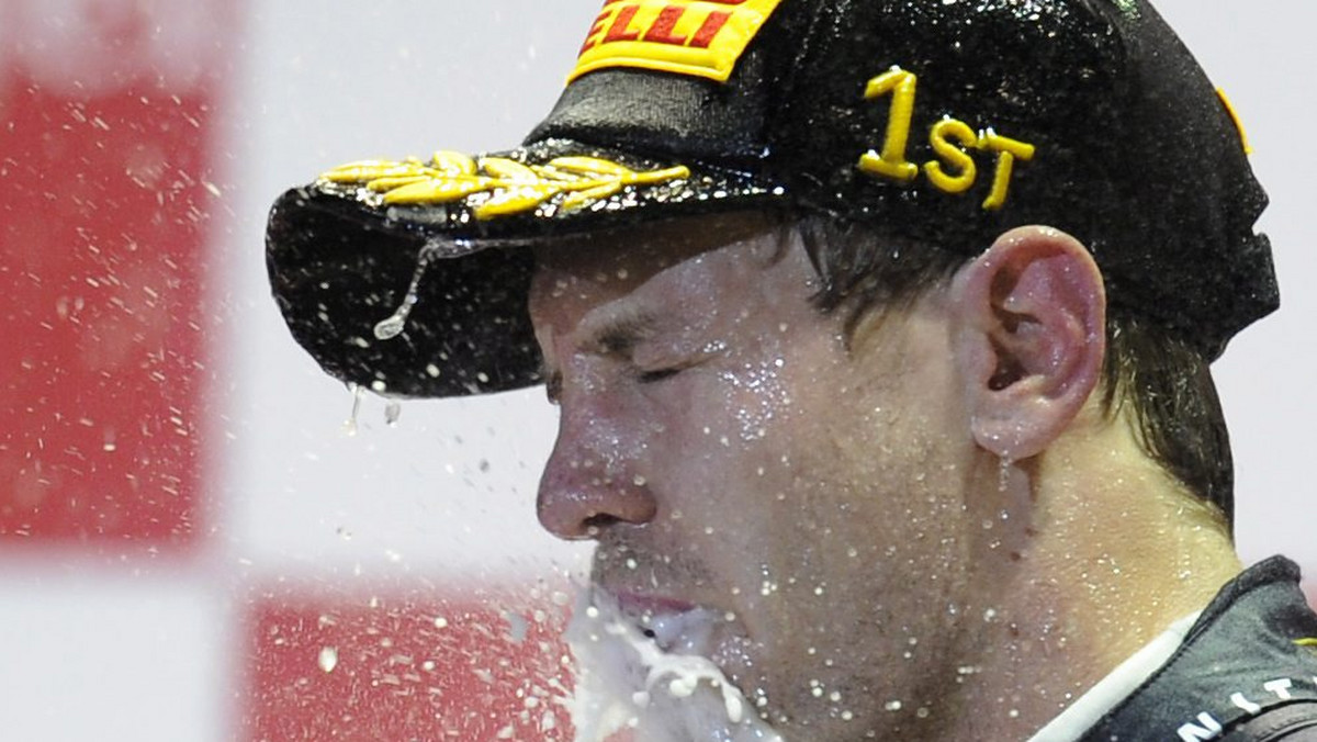 Sebastian Vettel po raz dziewiąty w tym sezonie stanął na najwyższym stopniu podium i do zapewnienia sobie drugiego z rzędu mistrzowskiego tytułu brakuje mu już zaledwie jednego punktu. Do szczęścia wystarczy mu dziesiąte miejsce w rozgrywanej za dwa tygodnie Grand Prix Japonii.