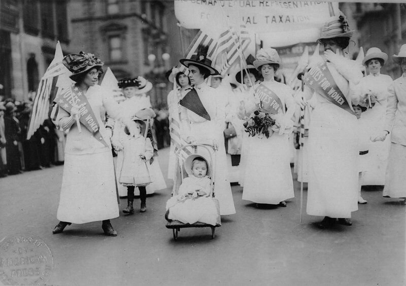 Parada sufrażystek w Nowym Jorku w 1912 r. (domena publiczna)