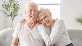 Ustawa o bonie senioralnym od 1 stycznia? Rządowi legislatorzy: to wątpliwe