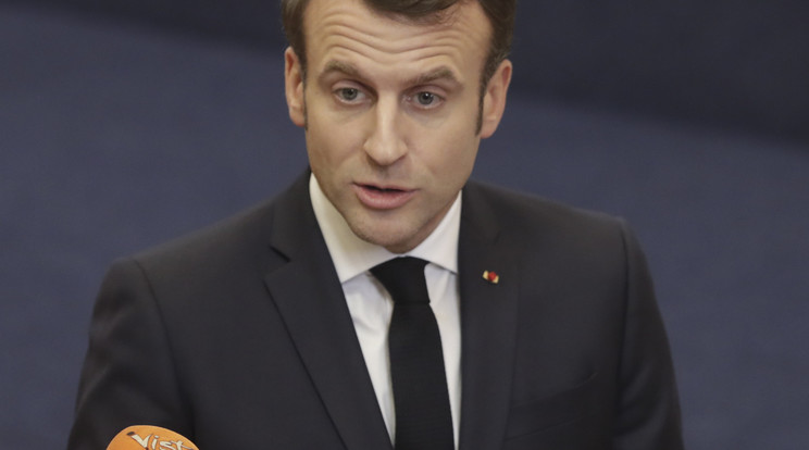 Stratégiai okokból lemondhat Macron  /Fotó: MTI/EPA/Stephanie Lecocq