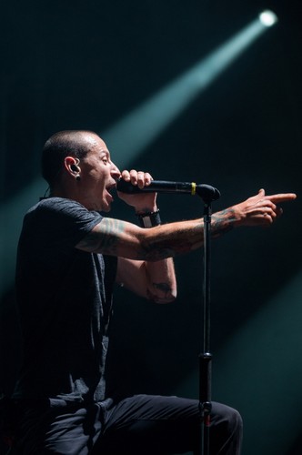 Chester Bennington podczas koncertu we Wrocławiu