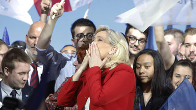 Pani Le Pen nie atakuje już muzułmanów, ale Macron demaskuje to jako wyborczą grę i odzyskuje poparcie