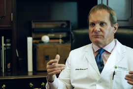 "Ja sam KARDIOLOG i doživeo sam INFARKT! Niti sam pio i pušio, a ni visok pritisak imao", o ovom ČESTOM SIMPTOMU srčanog udara malo se priča, a evo šta je kod doktora bio okidač