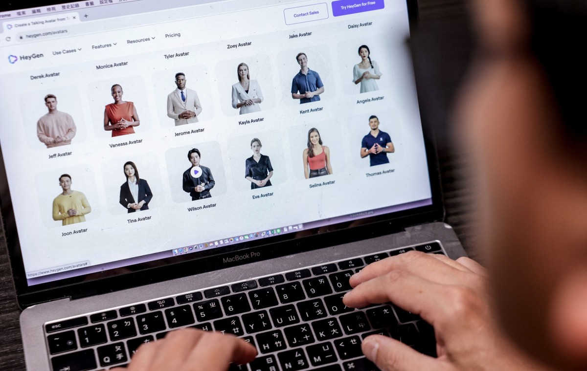 Politycy, liderzy biznesu i naukowcy postrzegają deepfake również jako sposób na poszerzenie swoich wpływów.