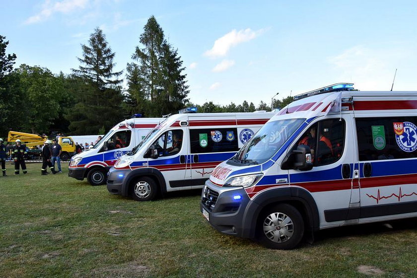 Wypadek na festynie. Czworo dzieci z hukiem runęło na ziemię