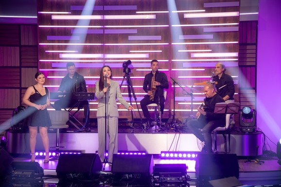 TAJNE, BLAMOVI I ŠOK PRIZNANJA NA KRAJU SEZONE "CECA SHOW"! Zlata pred kamerama priznala da ne nosi veš, Rokvić otkrio ko ga je tukao, a Mima Karadžić progovorio o INTIMNIM SCENAMA!