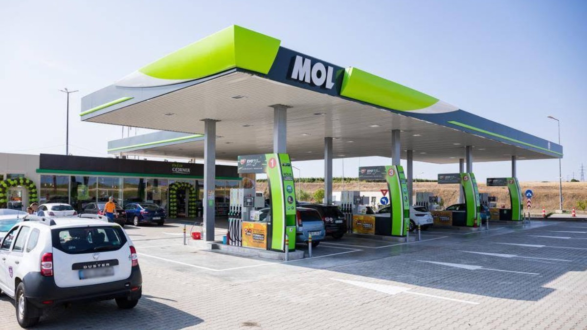 Primele două benzinării de pe Autostrada A7 vor fi construite de MOL: Până la finalizarea lor, vor fi amplasate containere provizorii de carburant
