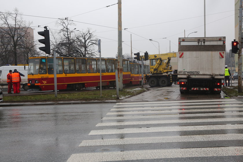 Wykolejenie tramwaju na Rzgowskiej 