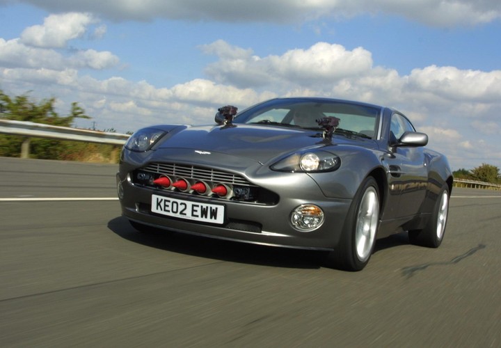 Aston Martin V12 vanquish