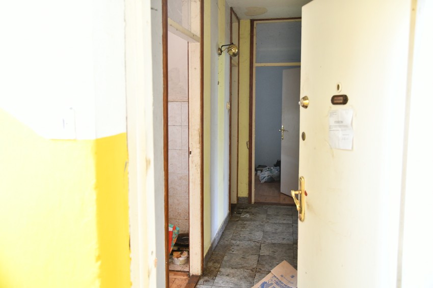 Zgrada u kojoj je pronađeno telo oca za kog se sumnja da se sin hranio njegovim mesom nakon smrti