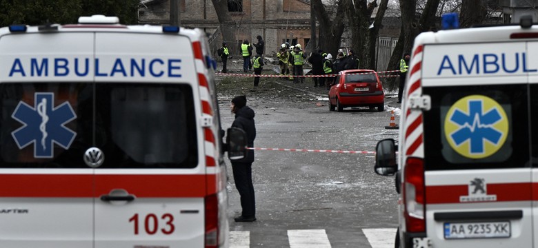 Tragiczny poranek dla Ukraińców. "Ratownicy próbują rozebrać gruz, by znaleźć pod nim ludzi"