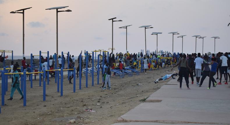 A Dakar, le parcours de la corniche est très prisé par les citoyens les après-midi et les weekends