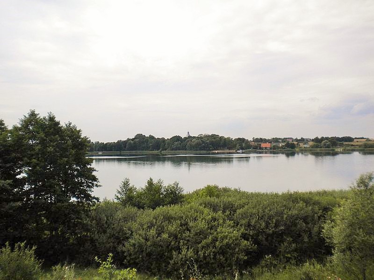 Wokół Jeziora Lednickiego odkryto ponad 600 zabytków [WIDEO]