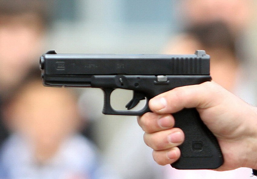 pistolj-ilustracija-scaled-872x610