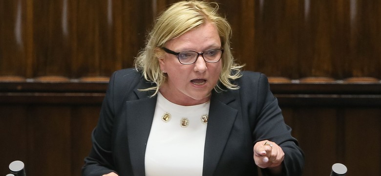 Urzędnicy rządowi odrobią wolne w Boże Ciało w dniu marszu KOD. Kempa: Takie było ich życzenie