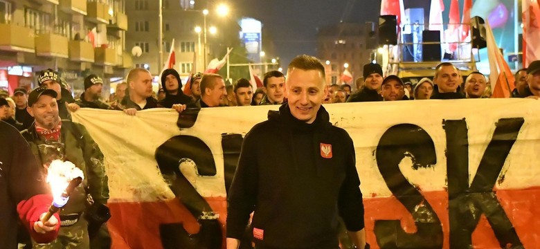 Książka byłego księdza wycofana ze sprzedaży. Empik nie da zarobić Jackowi Międlarowi