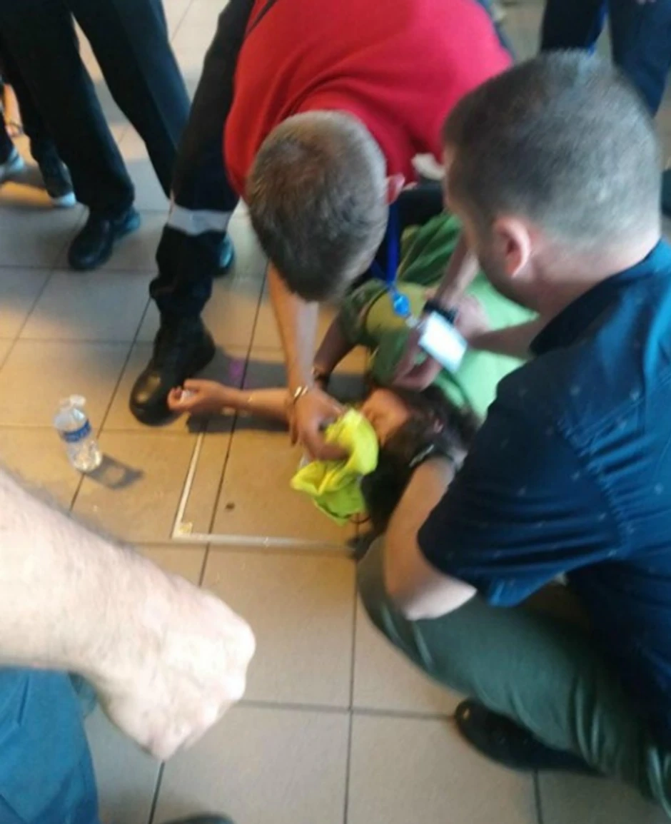 Jednoj putnici je pozlilo je u toku čekanja na let