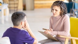 Psycholog w każdej szkole to obowiązek, wciąż brakuje specjalistów, dlaczego uczniowie nie zawsze otrzymują pomoc