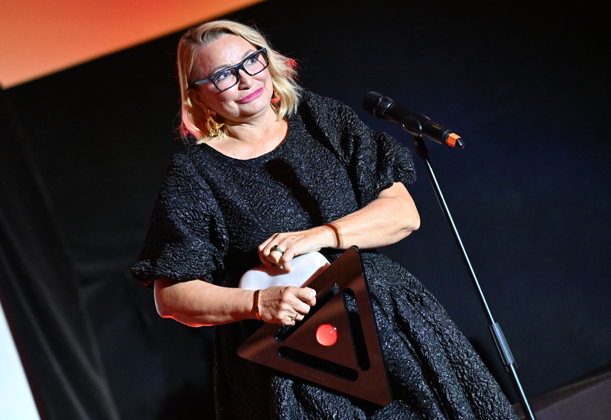 Herečka Anna Šišková si preberá cenu Hercova misia 19. júna 2026.