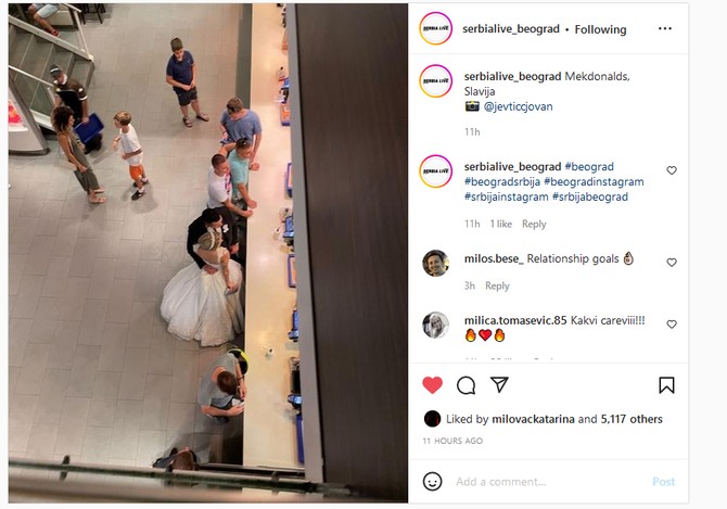Mladenci odlučili da se počaste u restoranu brze hrane