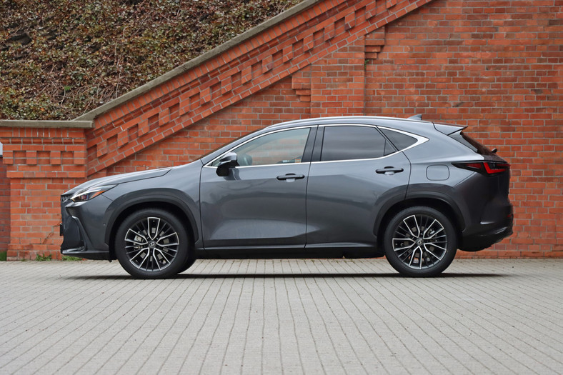 Lexus NX 450h+