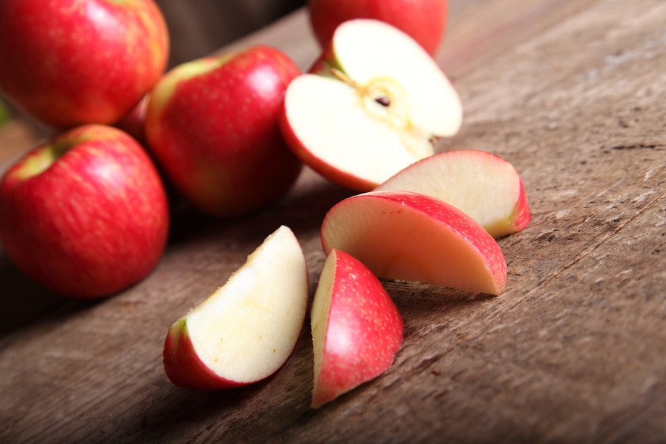 Dlaczego warto jeść pestki jabłek?
