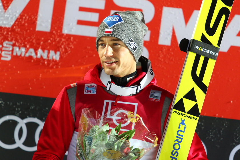 Maciej Kot i Kamil Stoch zarobili fortunę. Wielka kasa za PŚ w skokach