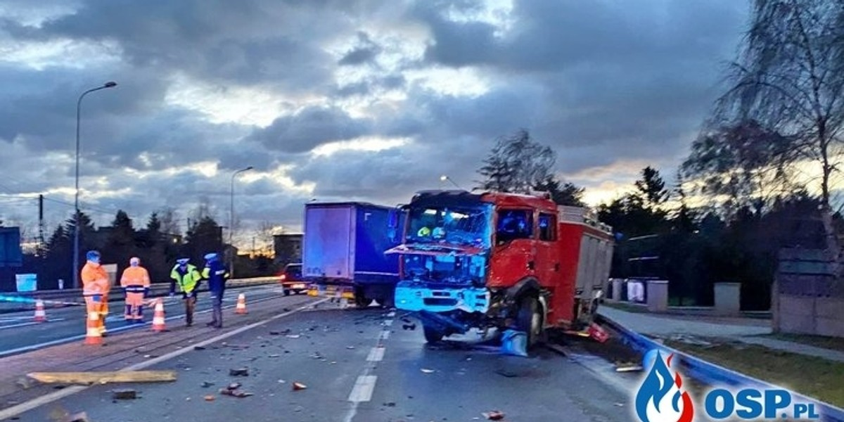 Tragedia w Czernikowie. Strażacy jechali do pożaru, zginęli w drodze