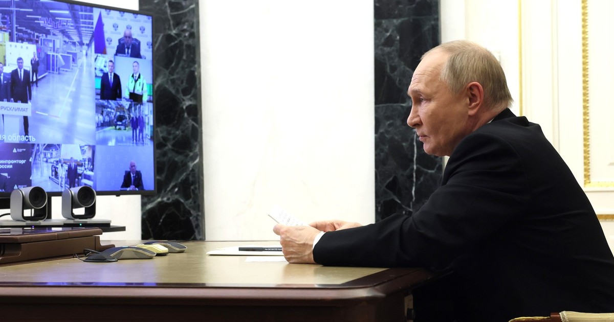 ロシア人はすでに戦争の代償を感じている。プーチン大統領は福祉を削減し、軍にさらに寄付する