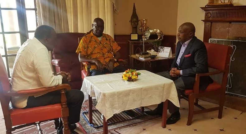 President Uhuru Kenyatta in Kabarak to mourn with Mzee Moi over Jonathan Moi's death