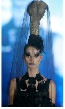 Wiedźmy i upiory prosto z pogrzebu