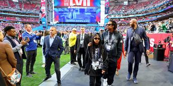 Photos: Celebrities At The Super Bowl In Arizona Tonight - The