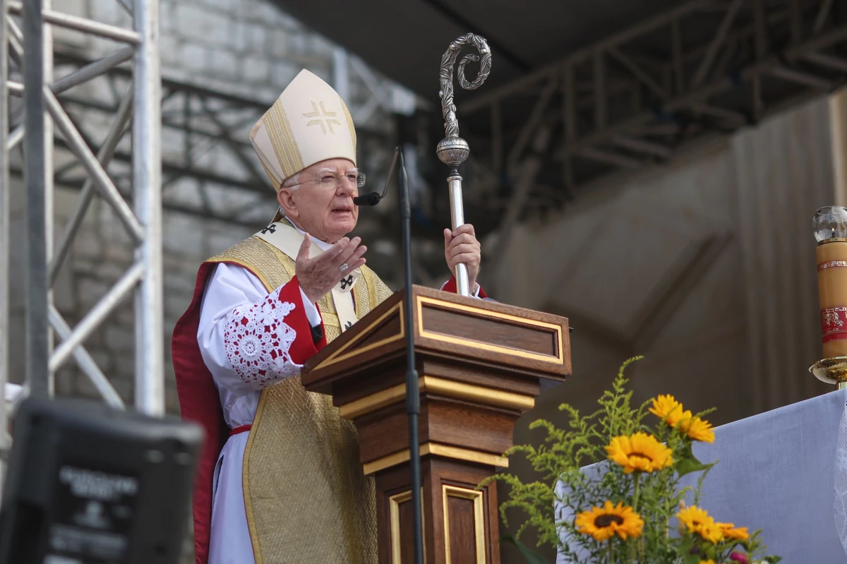  Abp Jędraszewski uderza w rządzących: Chodzi im o ateizację narodu polskiego