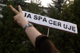 W Warszawie zorganizowano protest przed domem prezesa PiS. "Ja bez żadnego trybu"