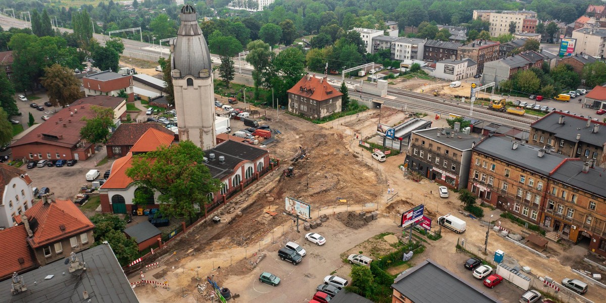 Ten kolejowy remont powinien się zakończyć dopiero w trzecim kwartale 2024 r.