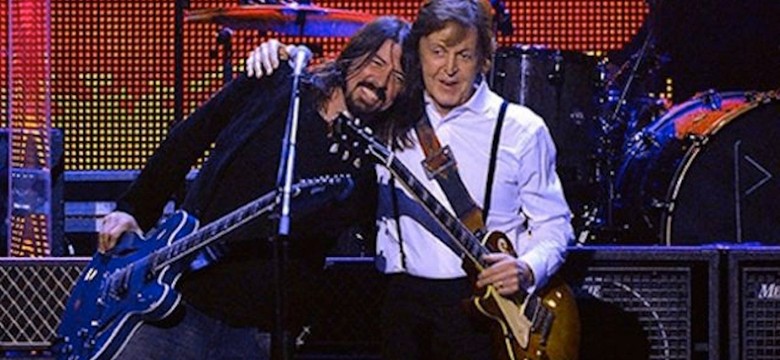 Paul McCartney gra z Dave'em Grohlem – zobacz!